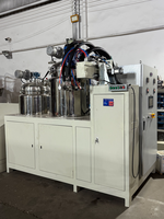 Machine à mousser PU basse pression de qualité médicale, à commande PLC, pour injection de mousse de polyuréthane, vente chaude en Chine, fournie directement par l'usine