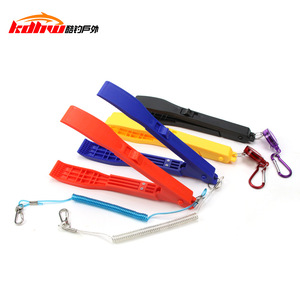 Japanese Style Plastic Fish Catcher <b>Clip</b> Abs Material Freshwater Fishing Tool With Carabiner <b>Hook</b> - Product Image 2