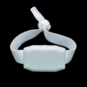 Logotipo personalizado Concierto Led Control remoto Pulsera luminosa Cinta ajustable 1 Color o 15 colores Pulsera de soporte luminoso - Product Image 5