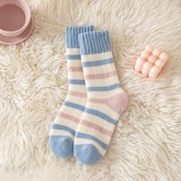 Chaussettes d'hiver en tissu éponge pour femmes, chaussettes thermiques épaisses mi-mollet, chaussettes mignonnes pour filles, fabrication sur mesure OEM, vente en gros