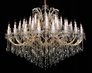 Éclairage de luxe nuptial-Lustre extra large à 8 bougies Maria Theresa pour les salles de la cathédrale - Product Image 2