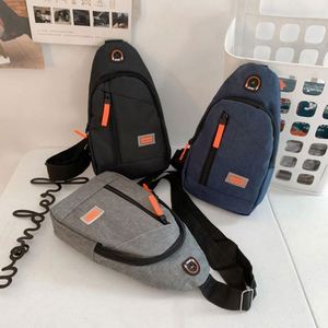 Nouveau Sac Bandoulière en Nylon Style Loisir avec Trou pour Écouteurs pour Hommes - Product Image 2