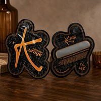 Pochette en Mylar gaufrée de luxe, base noire élégante, estampage à chaud doré, emballage personnalisé refermable
