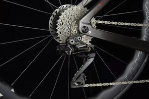 Bicicleta <span class=keywords><strong>SAVA</strong></span> R9270 Dura-Ace Di2 de Carbono Completo con Grupo de Cambios Eléctrico, Bicicleta Ligera de Gama Alta T800, Venta al Por Mayor OEM Edge R9 - Product Image 6