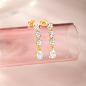 Pendientes de Plata de Ley S925 Chapados en Oro de 18k con Circonita en Forma de Gota de Agua para Niñas - Product Image 4