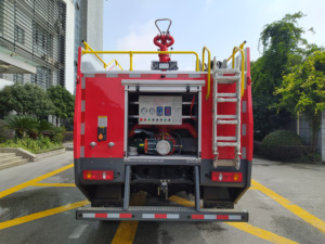 Nuova condizione 4x4 3 tonnellate Diesel cisterna con 3001-5000L capacità del serbatoio può salire pendenze per la costruzione e il trasporto - Product Image 6