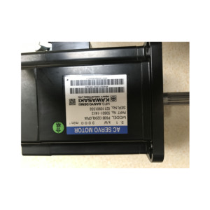Moteur servo triphasé AC KAWASAKI P60B13200LCPUA 3,1 kW pour équipement industriel, montage sur pied - Product Image 4