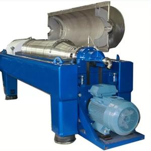 צנטריפוגה דקנטרית מדגם Westfalia <span class=keywords><strong>GEA</strong></span> CB505-01-32 משומשת, רב מכר, לטיפול בבוצה, הכוללת קערת טיפול ורכיבי גלגל שיניים מרכזיים. - Product Image 4