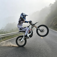 Nouvelle Version 2026 – Vélo Électrique Tout-Terrain Surron Light Bee X 72V pour Adultes, Puissant, avec Amortissement Ultra-Smooth et Conçu pour la Course