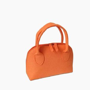 ODM 工厂价 贝壳拉链包 耐用定制徽标 女式定制徽标手提包 环保材质毛毡包 - Product Image 3