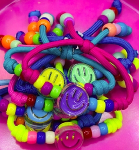 Pulsera de Cuentas con Cara <span class=keywords><strong>Feliz</strong></span>, Linda <span class=keywords><strong>y</strong></span> Colorida, Joyería Tejida, Pulseras de la <span class=keywords><strong>Amistad</strong></span> Kawaii para Niñas - Product Image 1