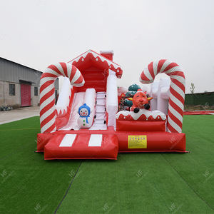 Castello Gonfiabile Natalizio a Tema Caramelle - Struttura da Esterno in PVC per Noleggio Feste di Natale per Bambini e Divertimento in Famiglia - Product Image 3