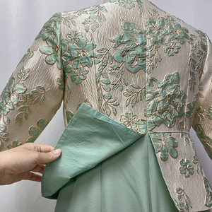 ชุดสูทผู้หญิงแบบสองชิ้น วัสดุหนา แต่งแบบหรูหรา - Product Image 4