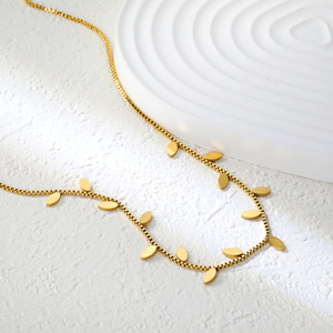 สร้อยคอจี้รูปใบไม้ทรงเรขาคณิต โซ่โลหะผสมสังกะสี ของขวัญเครื่องประดับแฟชั่นสตรี - Product Image 1