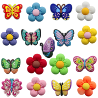 Breloques détachables en caoutchouc motif dessin animé série Papillon Fleur et embellissements pour sacs de plage pour sabots - Modèle A2-6 Vente en gros Chine