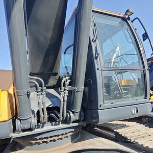 Excavatrice sur chenilles Hyundai 300 LC-9T 2024, poids opérationnel de 33 tonnes, capacité de la benne de 1,38 m pour les travaux de terrassement et la construction routière - Product Image 6