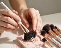 Ensemble de 5 pinceaux de maquillage avec logo personnalisé, manche imprimé floral, virole or rose, poils synthétiques doux, outils cosmétiques OEM ODM