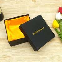 Boîte cadeau de luxe personnalisée pour homme en noir pour ceinture et portefeuille, boîte d'emballage rigide pour sac à main, boîte cadeau haut de gamme avec couvercle et base avec insert en satin