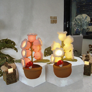 โคมไฟตั้งโต๊ะรูปดอกลิลลี่วัลเล่ย์ถักโครเชต์ทำมือ ของตกแต่งห้องนอน ของขวัญวันเกิด งานฝีมือสิ่งทอ - Product Image 3