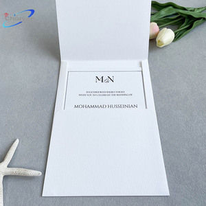 <span class=keywords><strong>Carte</strong></span> d'invitation <span class=keywords><strong>de</strong></span> <span class=keywords><strong>mariage</strong></span> à trois volets avec couverture en feuille d'or et <span class=keywords><strong>de</strong></span> noir assortie aux couleurs Pantone - Product Image 2