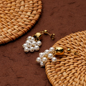 Pendientes <span class=keywords><strong>de</strong></span> Diseño Único con Forma <span class=keywords><strong>de</strong></span> Campana <span class=keywords><strong>de</strong></span> Viento, Flor, Perla y Borla, Hipoalergénicos, Chapados en Oro, <span class=keywords><strong>de</strong></span> Acero Inoxidable, Joyería Personalizada - Product Image 4