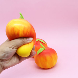 Jouet à pincer en forme de fruit simulé, avec son et rebond rapides, pour soulager le stress et la décompression, vente en gros - Product Image 1