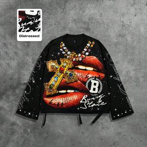 T-Shirt da Uomo a Maniche Lunghe con Grafica Vintage Saint, Stile Streetwear, Effetto Invecchiato, Collo Tondo, Decorazioni in Strass, Modello Corto - Product Image 3