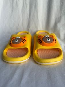 Ciabatte Gialle per Neonati con Decorazione Tigre, Antiscivolo, per Uso Domestico Estivo, Suola in EVA Spessore 20mm, Design a Punta Aperta - Product Image 4