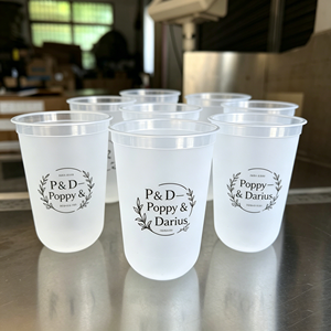 แก้วพลาสติก PET ใสแบบใช้แล้วทิ้ง ขนาด 12oz 14oz 16oz 18oz 20oz 24oz สำหรับใส่เครื่องดื่มมาชชา ลาเต้ กาแฟเย็น พร้อมฝาปิด สำหรับงานแต่งงาน พร้อมโลโก้ตามสั่ง - Product Image 1