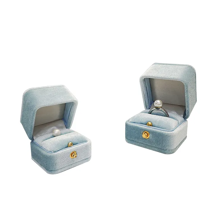 Kotak perhiasan Mini beludru High End biru muda, kotak cincin mewah Logo kustom dengan tombol