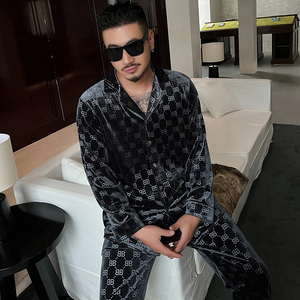 Pijamas de terciopelo europeo, adecuados para hombres y mujeres, trajes, pantalones de manga larga con estampado de letras grises, calidad de uso - Product Image 1