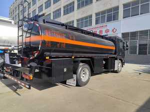 <span class=keywords><strong>Camion</strong></span>-<span class=keywords><strong>citerne</strong></span> à carburant diesel Sinotruk 4x2 pour le transport de produits chimiques, transmission manuelle, matériau en acier, neuf, en vente - Product Image 3