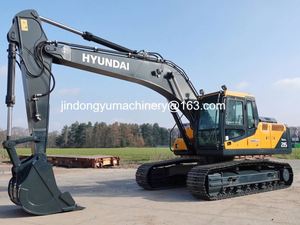 Excavadora Usada Hyundai R215LC-9 de 21.5 Toneladas, Versátil, Lista para Uso Inmediato, Diseño Robusto para Sitios de Trabajo Exigentes - Product Image 5