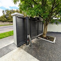 Ouvre-porte battant avec barrière de portail en aluminium et magnifique portail de jardin