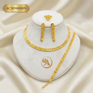 Collier tendance plaqué or pour femme, motif floral, style classique, chaîne maille forçat 18 pouces, ensemble - Product Image 1