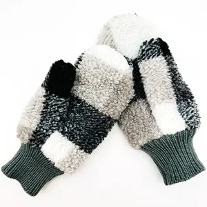 Kunden spezifischer winter warmer Sherpa-Handschuh aus Kunst pelz Neuester Großhandel Winter Unisex Check Plaid Neuer Handschuh mit Fleece futter