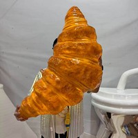 Décor mural en plastique renforcé de fibre de verre en forme de croissant, peint par pulvérisation, idéal pour les devantures de magasins, pâtisseries et boutiques de donuts, effet réaliste
