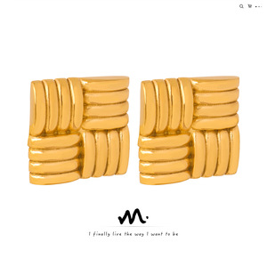 โรงงานผลิตต่างหูชุบทองแบบกำหนดเอง ต่างหูชุบทองขายส่ง ต่างหูแฟชั่นแบบติดหู แบบห่วง แบบห้อย ต่างหูออกแบบเอง ของขวัญเครื่องประดับ - Product Image 1