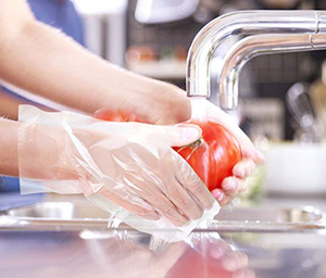 Gants <span class=keywords><strong>de</strong></span> <span class=keywords><strong>cuisine</strong></span> jetables <span class=keywords><strong>en</strong></span> <span class=keywords><strong>plastique</strong></span>, polyéthylène, pour la gestion des aliments - Product Image 2