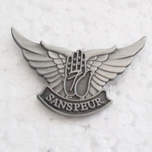 ผู้ผลิตเข็มกลัดติดเสื้อ ขายส่งเข็มกลัดโลหะเคลือบ 3 มิติ - Product Image 2