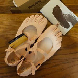 รองเท้าโยคะ Vv Souls F-FiveFingers ของแท้สำหรับผู้หญิง รองเท้าพิลาทิส รองเท้าเต้นออกกำลังกาย ระบายอากาศได้ดี รองเท้าฝึกซ้อมแบบแยกนิ้วเท้า - Product Image 6
