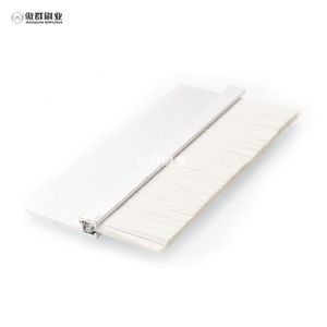 Joint <span class=keywords><strong>de</strong></span> brosse <span class=keywords><strong>de</strong></span> fond <span class=keywords><strong>de</strong></span> <span class=keywords><strong>porte</strong></span> <span class=keywords><strong>de</strong></span> <span class=keywords><strong>garage</strong></span> <span class=keywords><strong>sectionnelle</strong></span> en nylon et aluminium étanche personnalisé en gros - Product Image 5