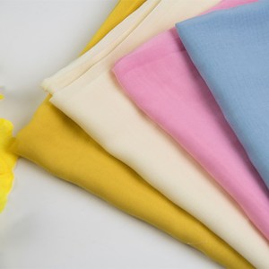 Tissu satiné blanc clair 75 g/m², écologique et uni, crêpe de <span class=keywords><strong>soie</strong></span> teinte pour robe de fille, vêtement de mariage en stock - Product Image 2