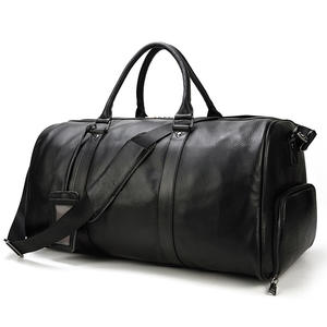 Sac de voyage en cuir de vache véritable pour homme, vente en gros personnalisée, style vintage, sac de sport imperméable avec fermeture éclair, sac de sport à bandoulière - Product Image 1