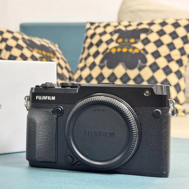 Second Hand Fujifilms GFX 50R Medium-format DSLR Camera with SD Card 51.4MP