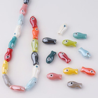 Perles en forme de poisson en céramique pour bricolage faites à la main perles colorées en vrac de petits poissons avec trou droit pour accessoire de lot de bracelet de collier