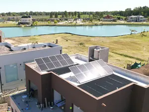 أنظمة الطاقة الشمسية للاستعمال المنزلي أنظمة طاقة شمسية هجينة بقدرة 80 كيلو وات 100 كيلو وات 200 كيلو وات للصناعة