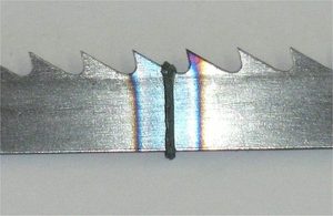 Mini machine à souder par bout pour lames de scie à ruban BSS 025 avec kit de coupe et de meulage - Product Image 4