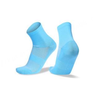 Calcetines para correr de diseño personalizado, calcetines de compresión lisos profesionales transpirables, calcetines deportivos con logotipo personalizado para hombre azul - Product Image 1