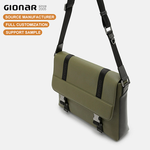 <span class=keywords><strong>Sacoche</strong></span> pour ordinateur portable en <span class=keywords><strong>cuir</strong></span> végétalien entièrement personnalisée pour hommes, pouvant contenir un ordinateur portable de 14 pouces, sac de messager de bonne qualité, sac de poitrine pour hommes avec logo - Product Image 1